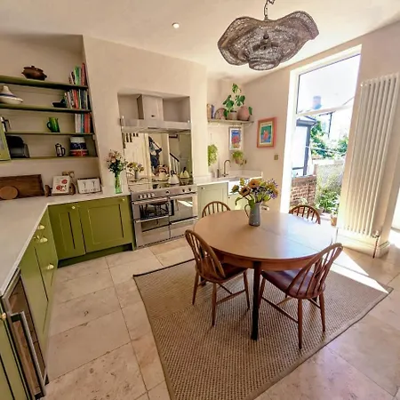 Holiday home Stylish Victorian House With Garden In Chapel Allerton Leeds (West Yorkshire)