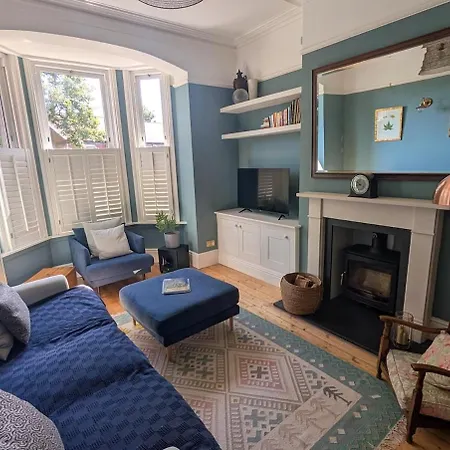 Stylish Victorian House With Garden In Chapel Allerton