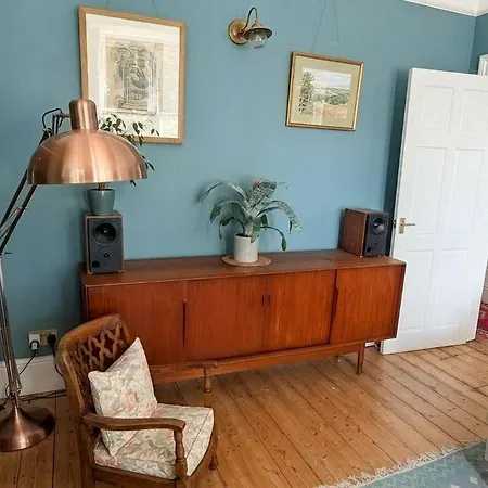 Stylish Victorian House With Garden In Chapel Allerton Leeds (West Yorkshire)
