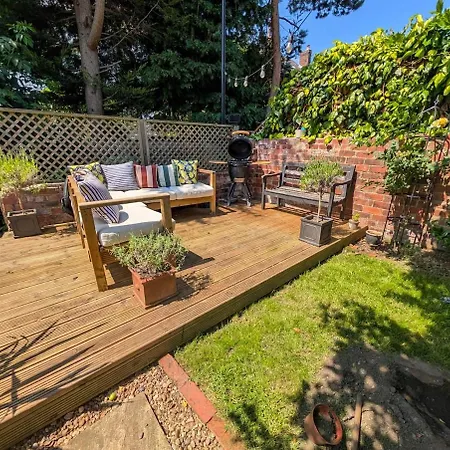 Stylish Victorian House With Garden In Chapel Allerton Holiday home *